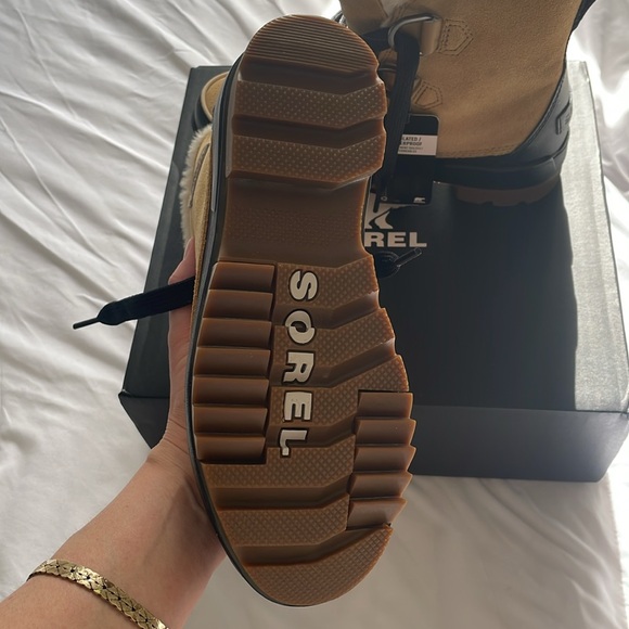 NWT Sorel Tivoli Boots - Picture 3 of 4